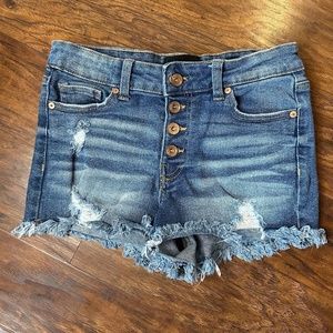 Women’s Kendall & Kylie distressed frayed jean shorts size 3/26